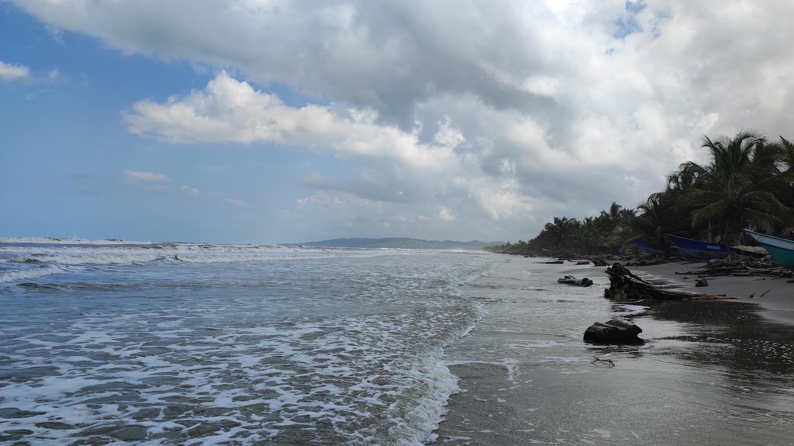 Sandee - Playa De Uveros