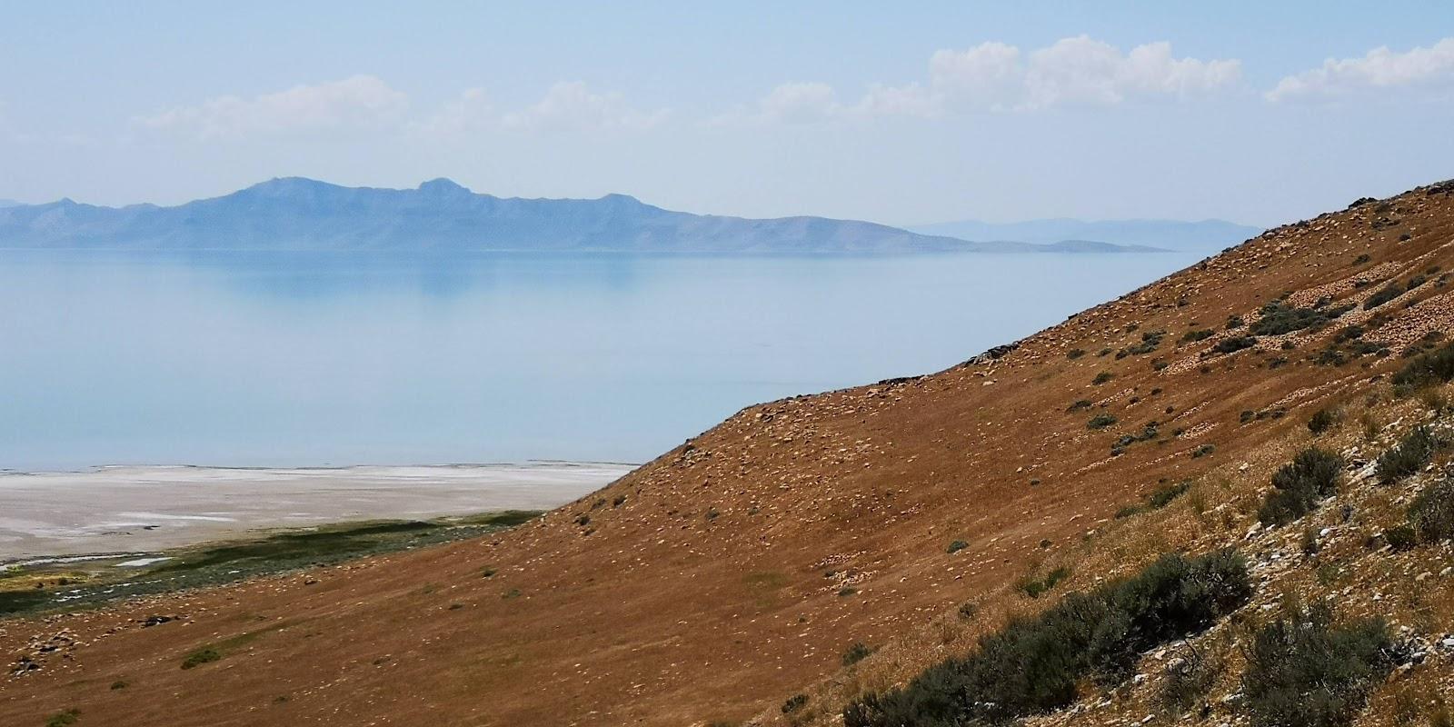 Sandee Lake Canyon Beach Photo