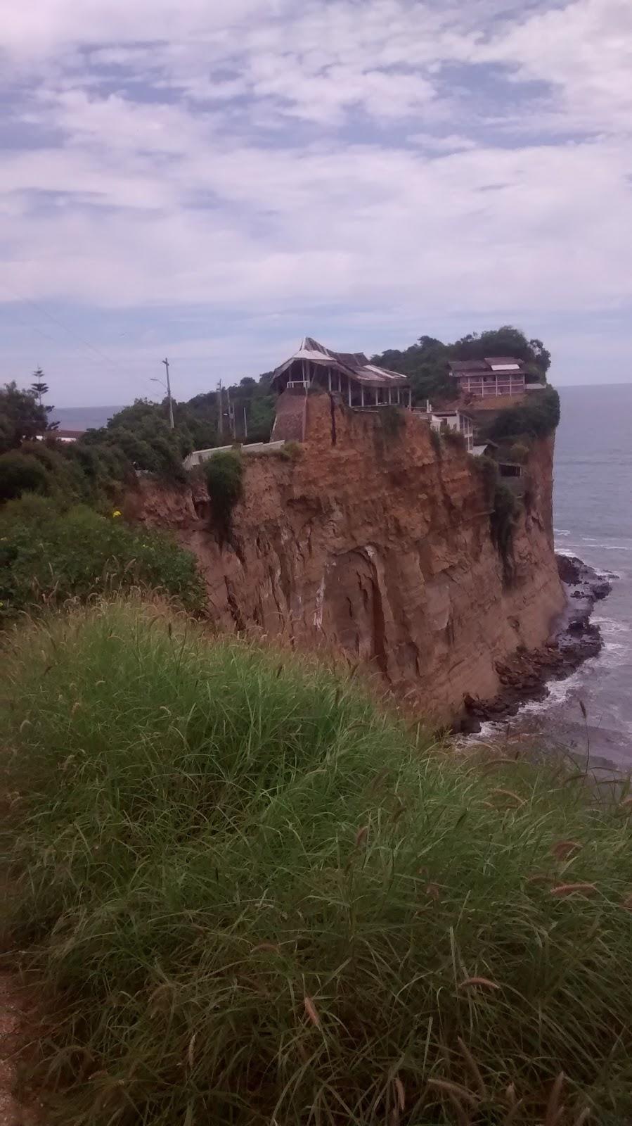 Sandee Curia Beach