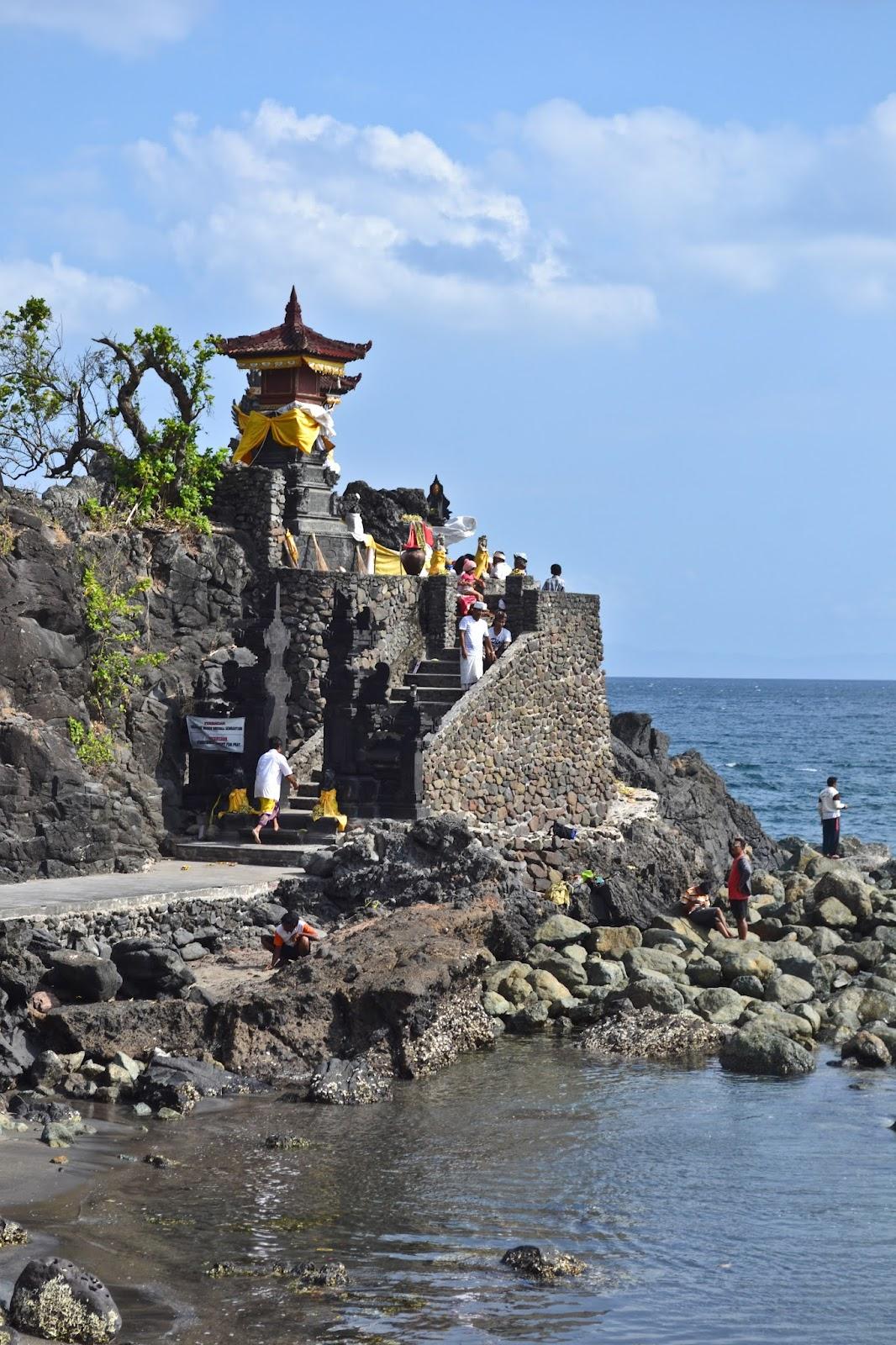 Sandee Pura Batu Bolong Photo