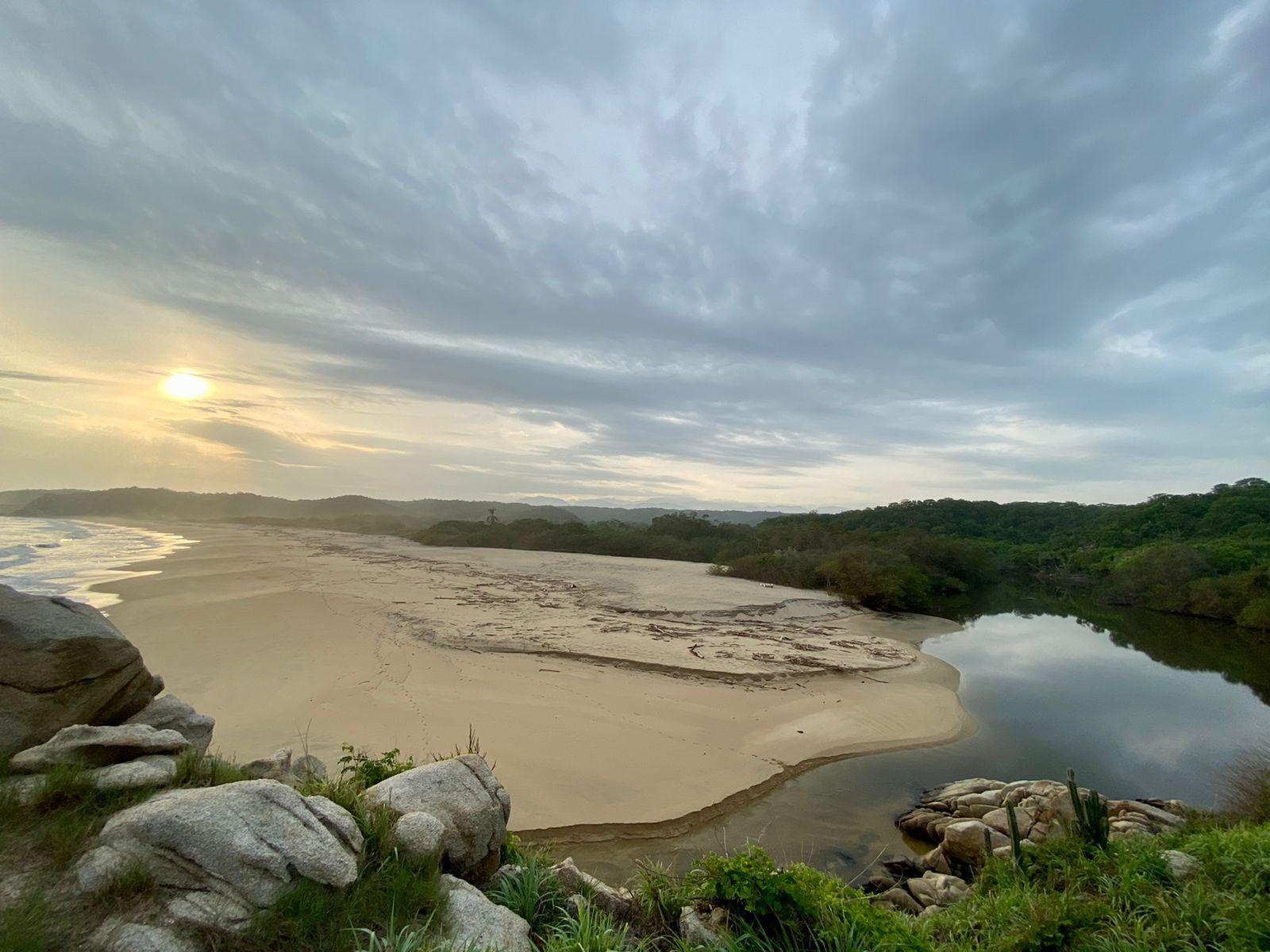 Sandee Oasis Pacifico Tahueca Beach Photo