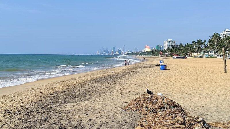 Sandee - Mount Lavinia Beach