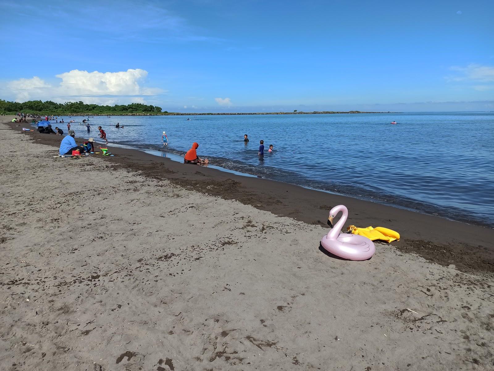 Sandee Batas Manola Beach