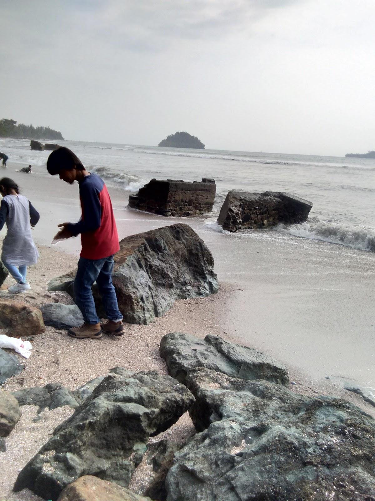 Sandee Pantai Ujuang Kabun Padang Sumatera Barat.