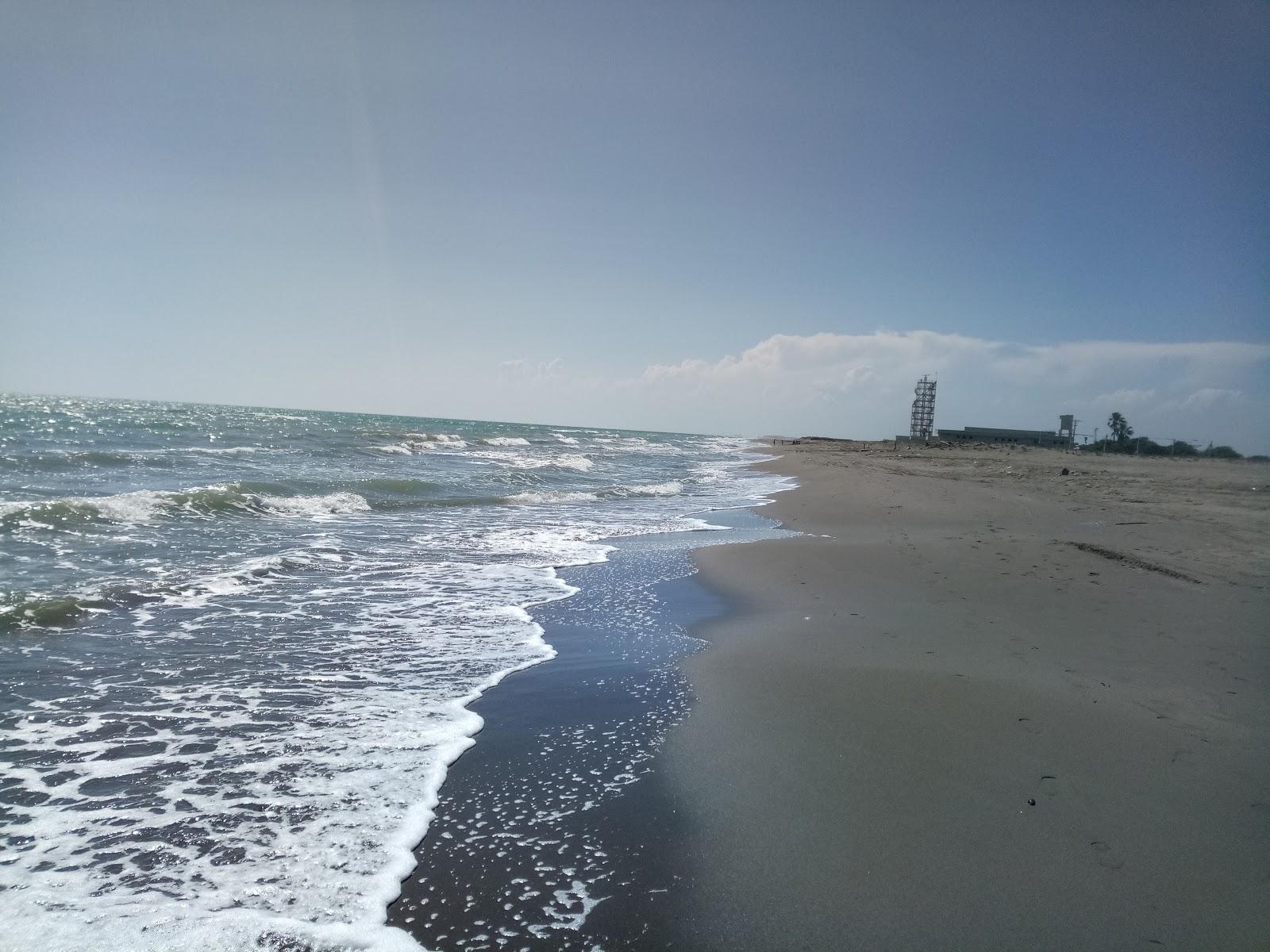 Sandee Tuzla Mahallesi Beach Photo