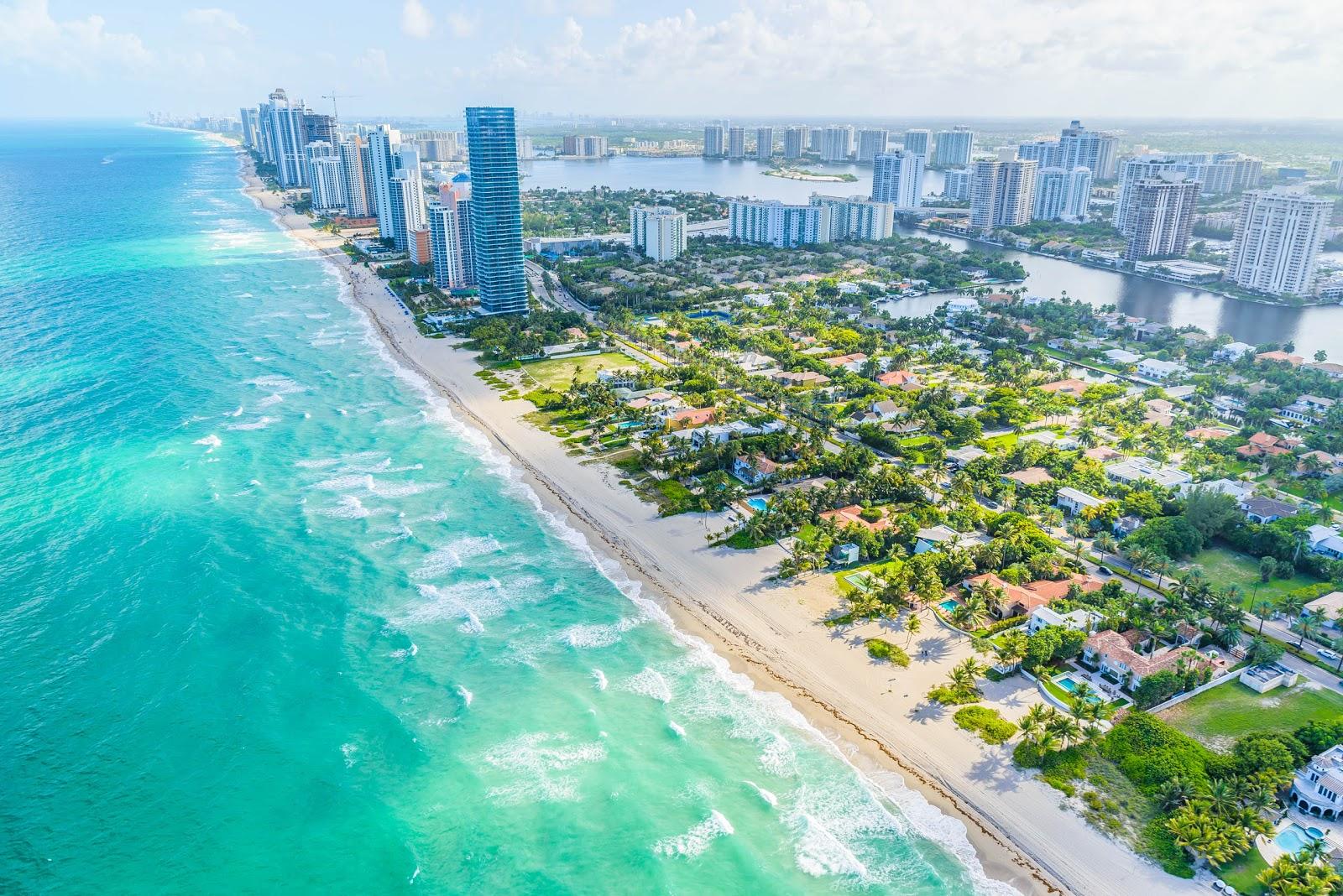 Sandee Loggia Beach Park