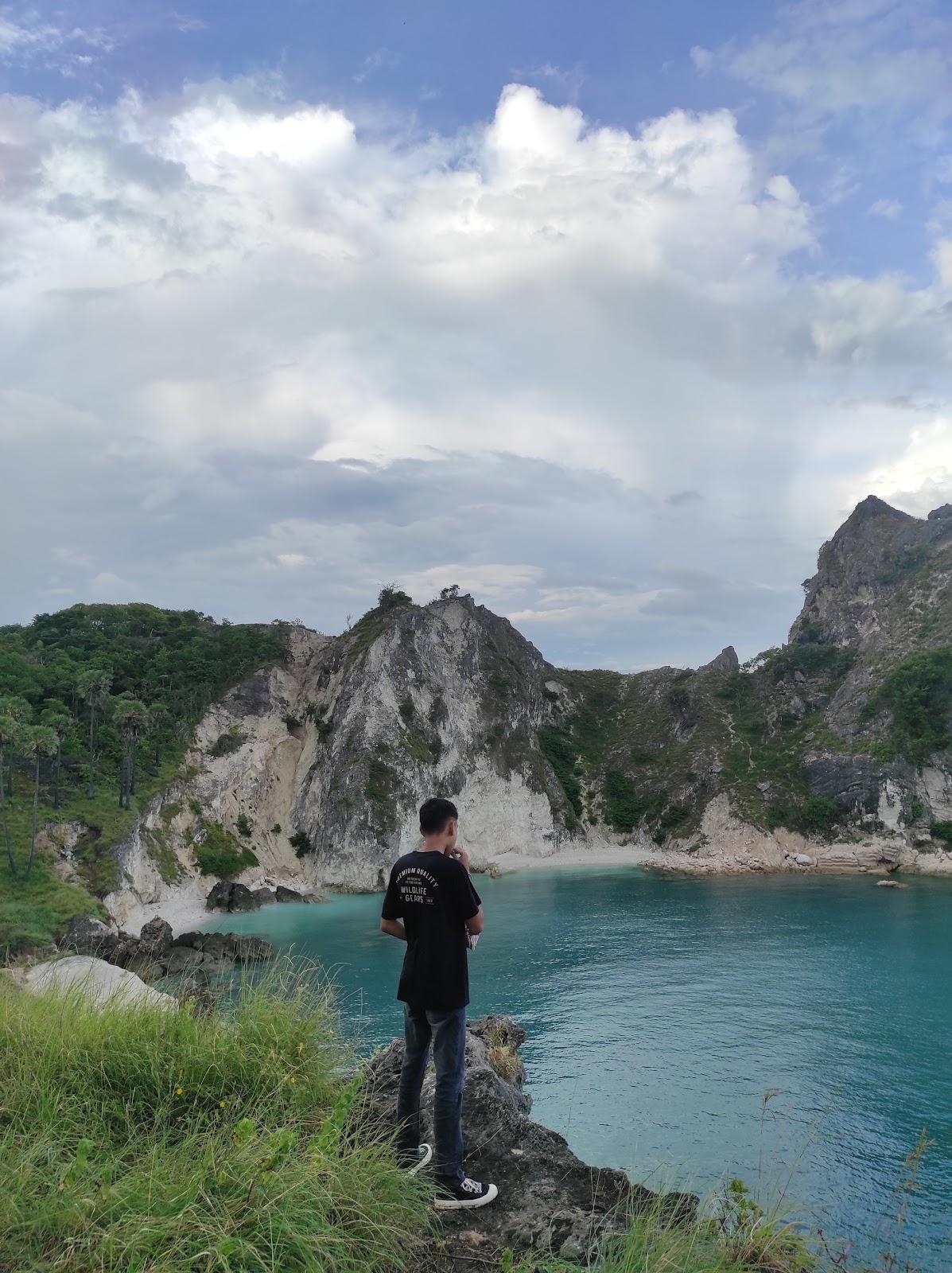 Sandee Pakubaun Beach Photo