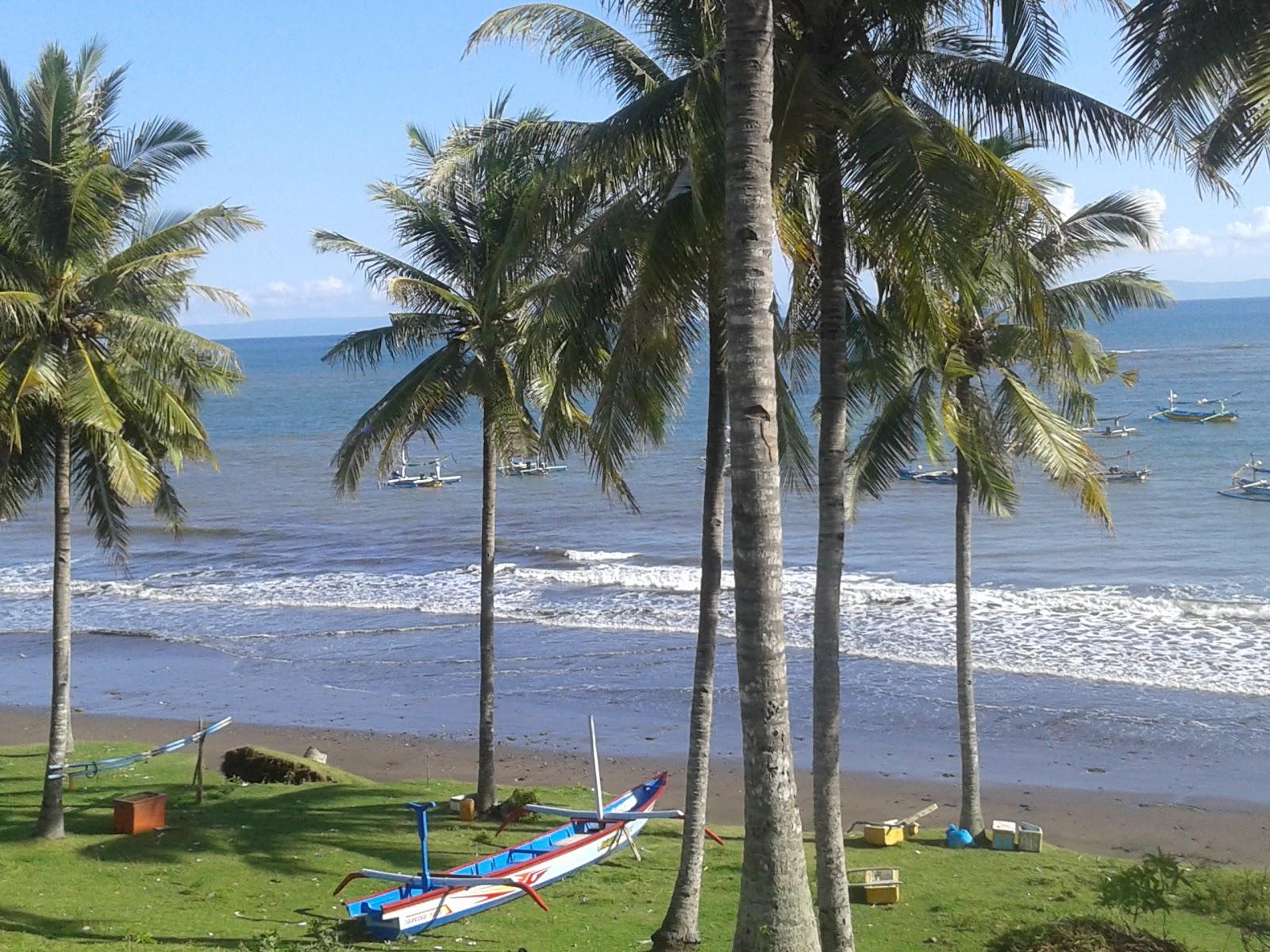 Sandee Baluk Rening Beach Photo