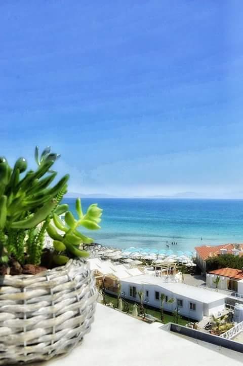 Sandee Costa Azure Beach