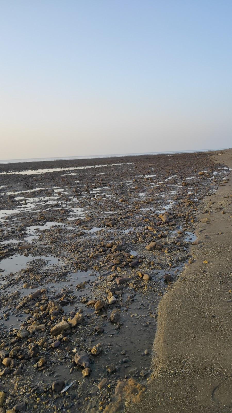 Sandee Lakhanka Beach