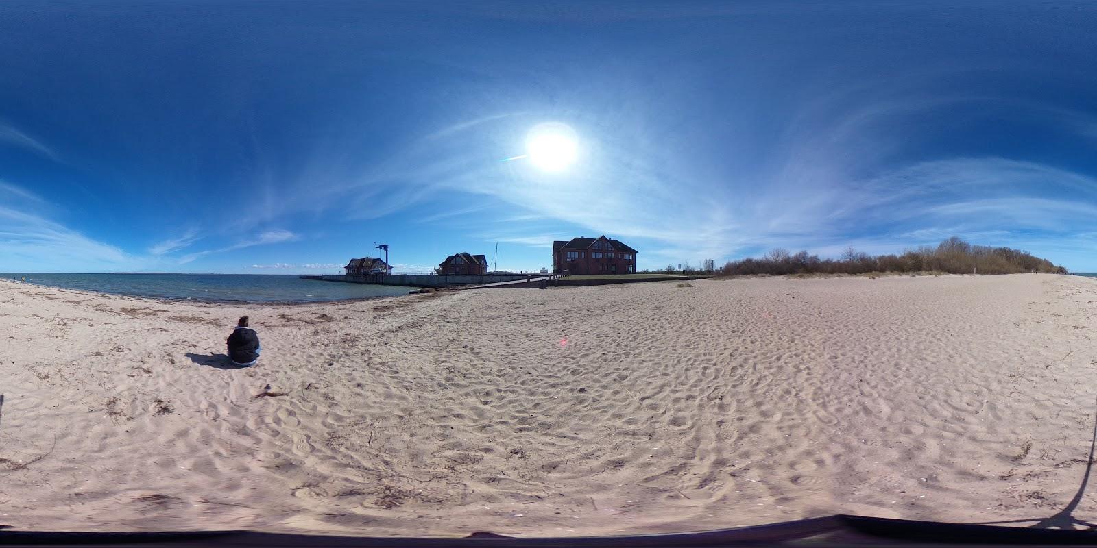 Sandee Bades Huk Strand
