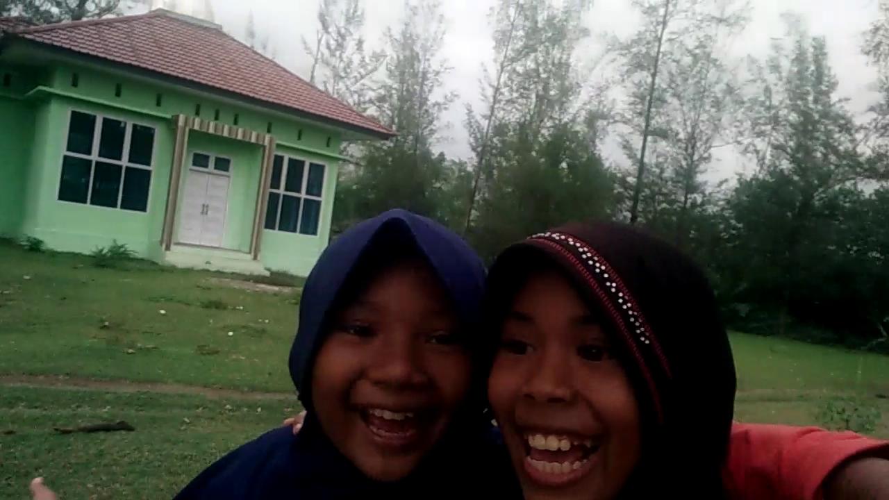 Sandee Pantai Lam Naga