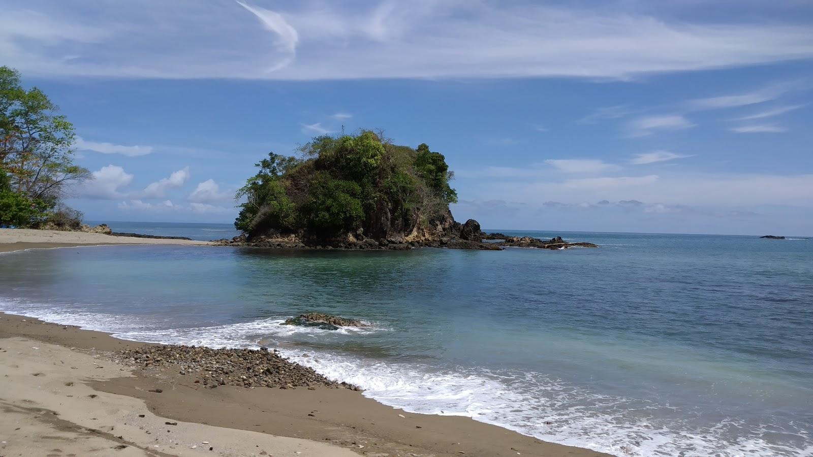 Sandee Banyu Anjlok Beach