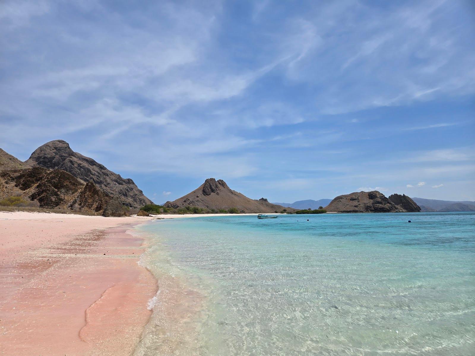 Sandee - Padar Pink Beach