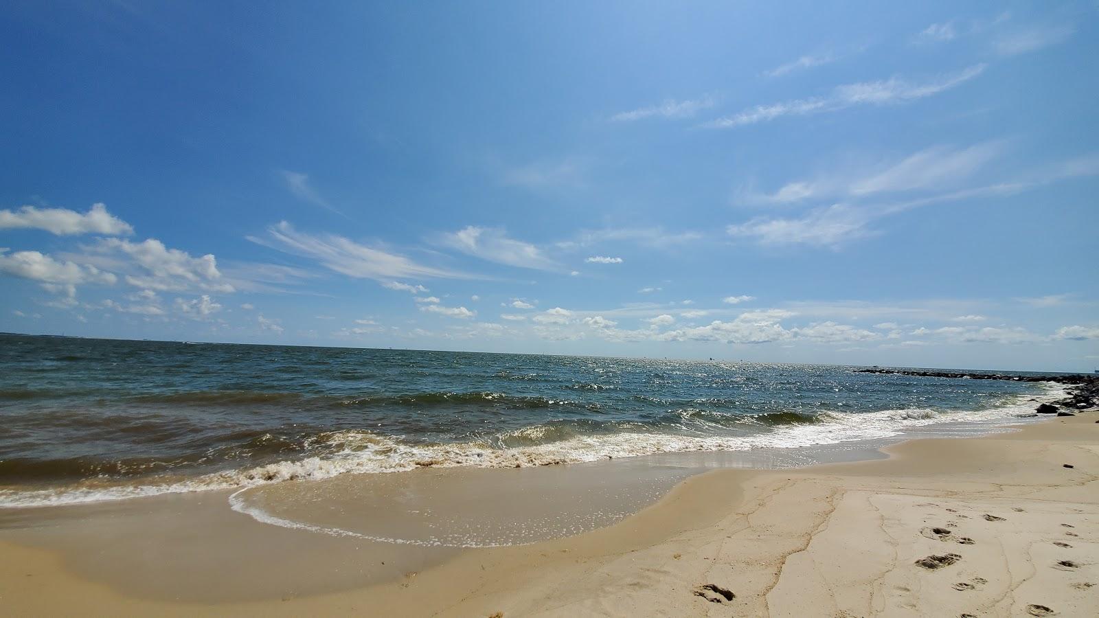 Sandee Beach Des Dauphins Photo