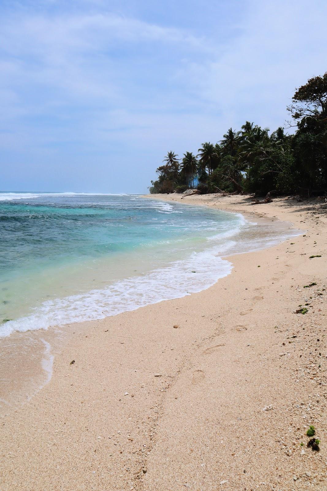 Sandee Pantai Pahlawan Ratu Photo