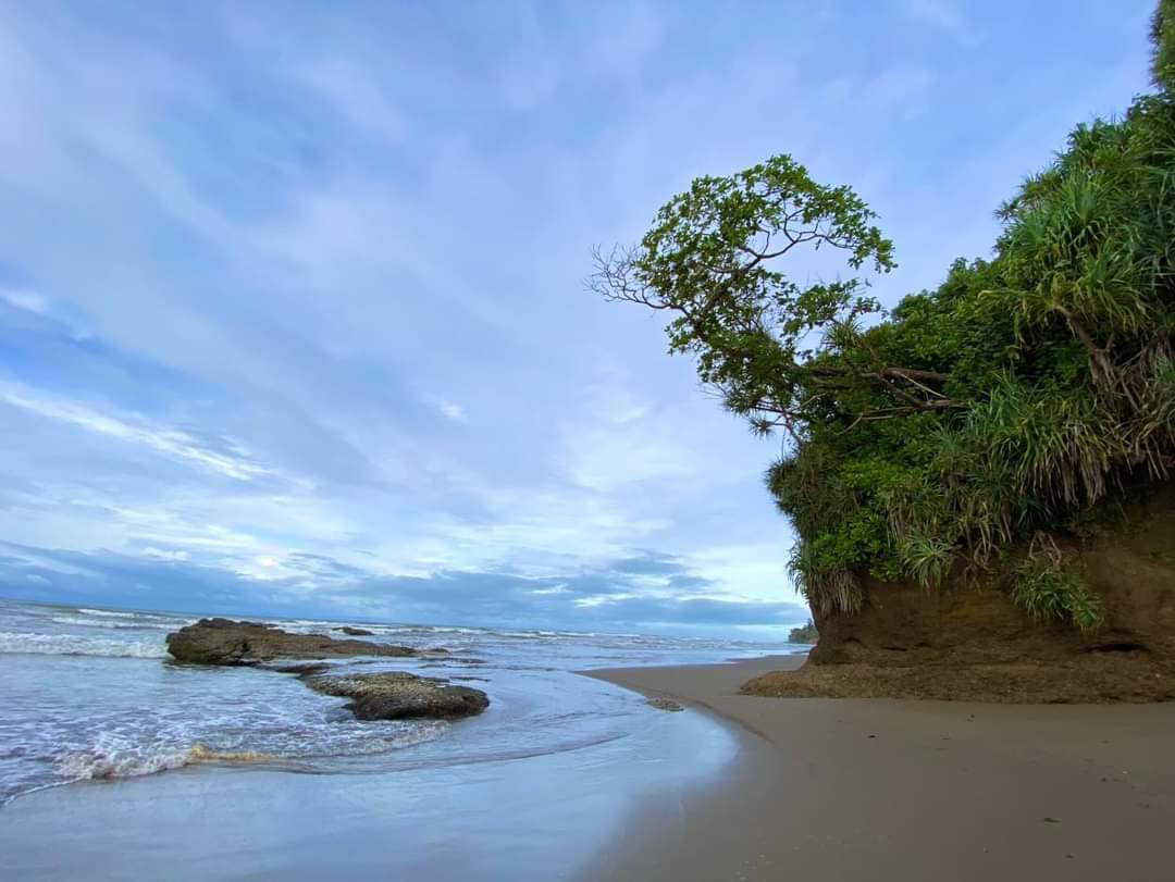 Sandee Tapak Batu Lais Beach