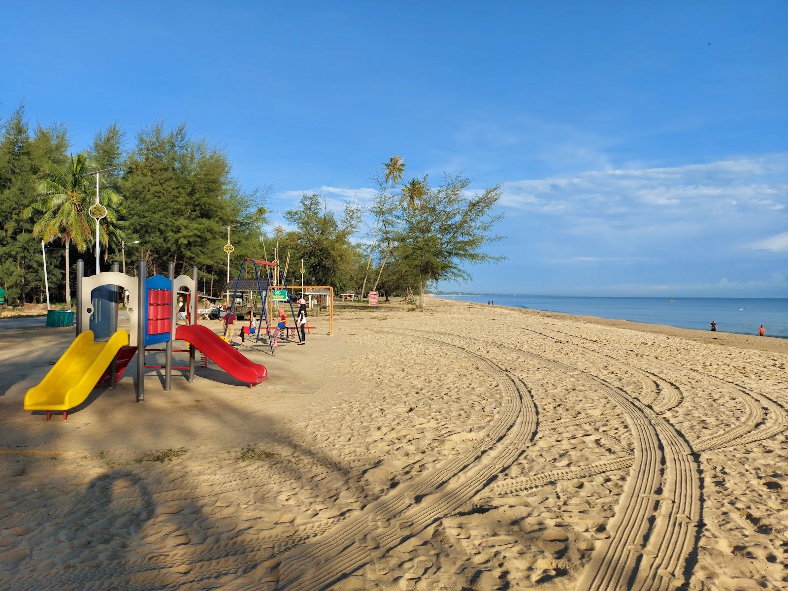 Sandee Beach Of Whispering Breeze