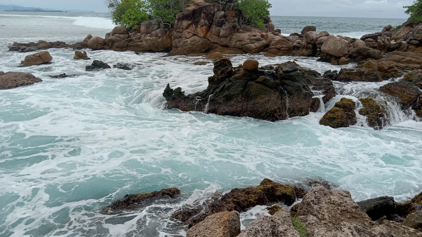 Sandee - Lesehan & Penginapan Batu Kalang Beach