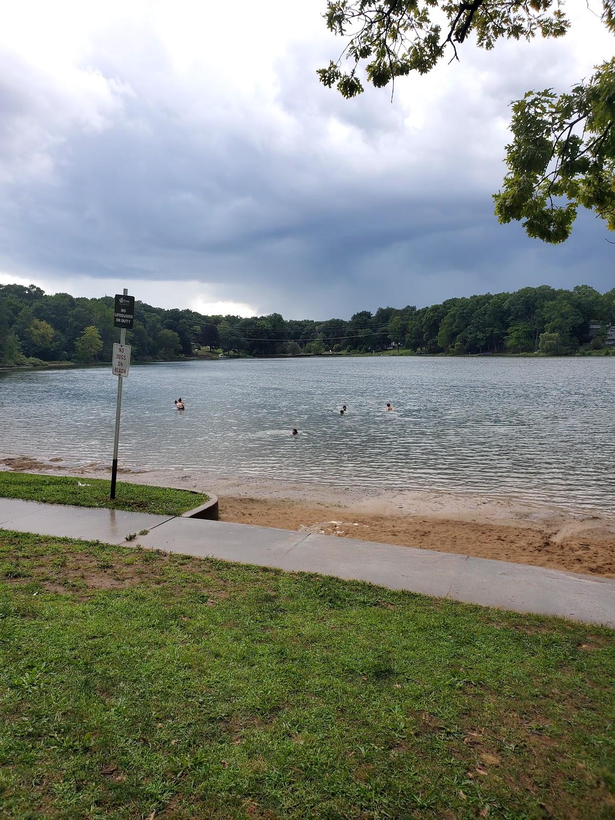 Sandee Woods Lake Park
