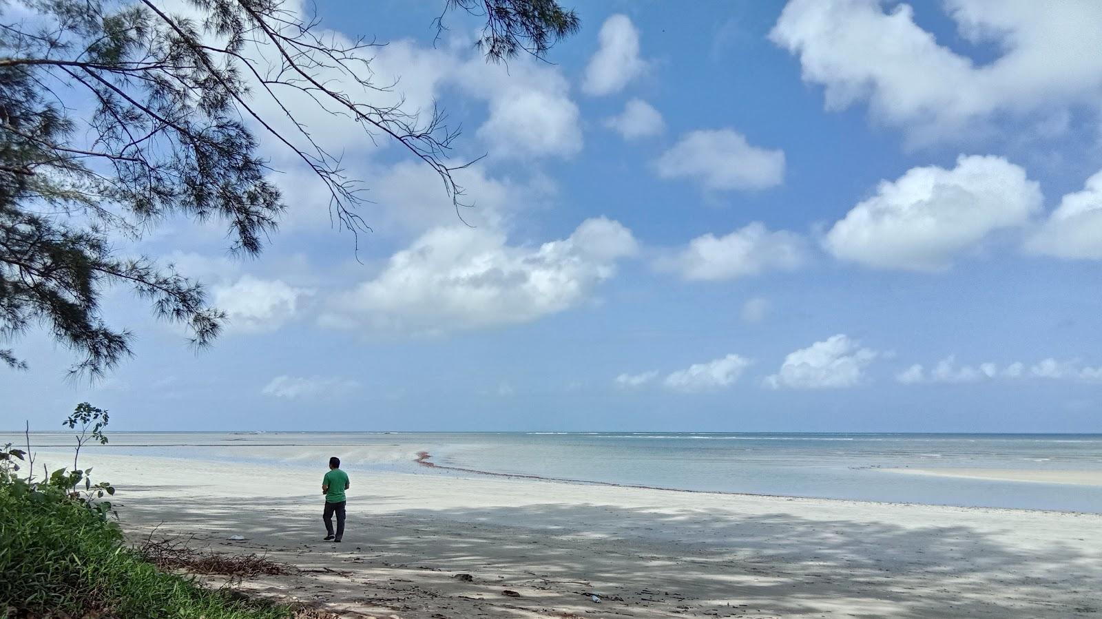 Sandee Pantai Batu Gajah