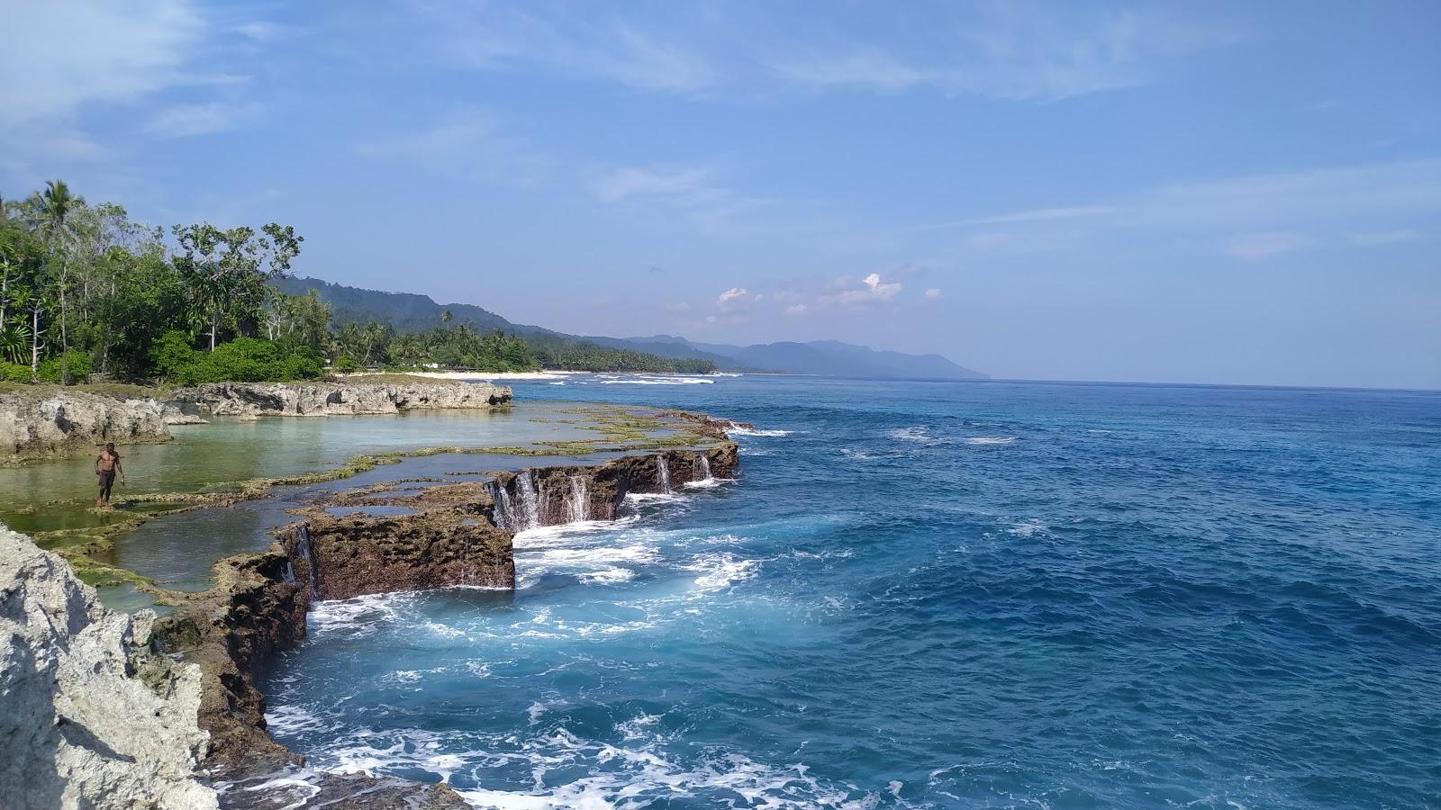 Sandee Wari Beach