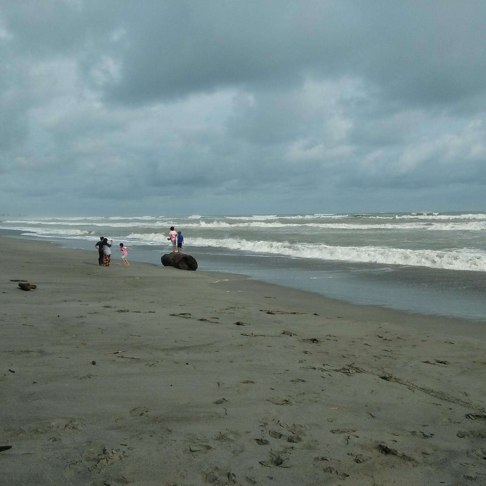 Sandee Pantai Pasar Talo Photo