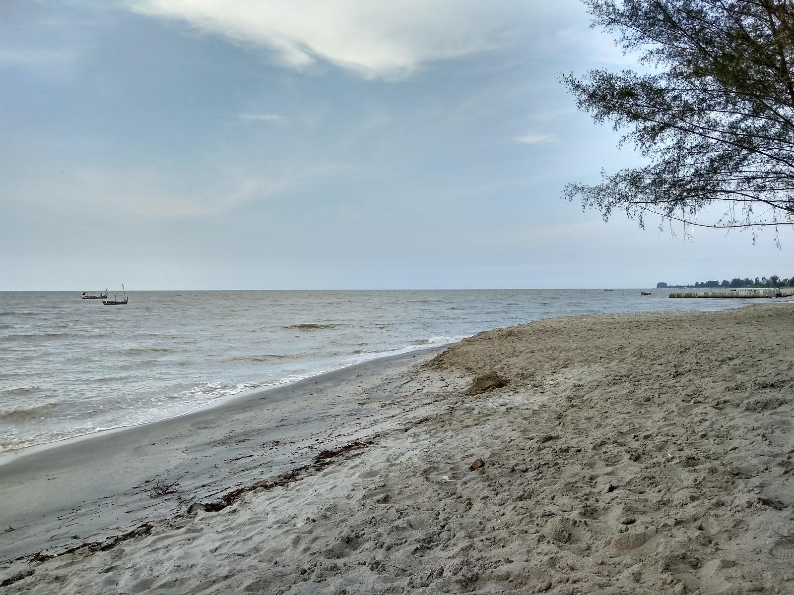 Sandee Pasi Rawa Beach