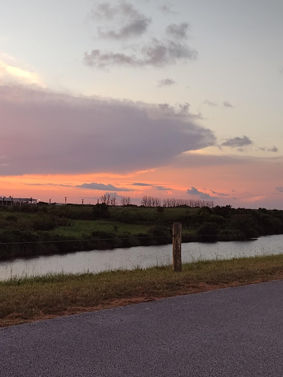 Sandee Texas City Levee Kitesurfing Beach