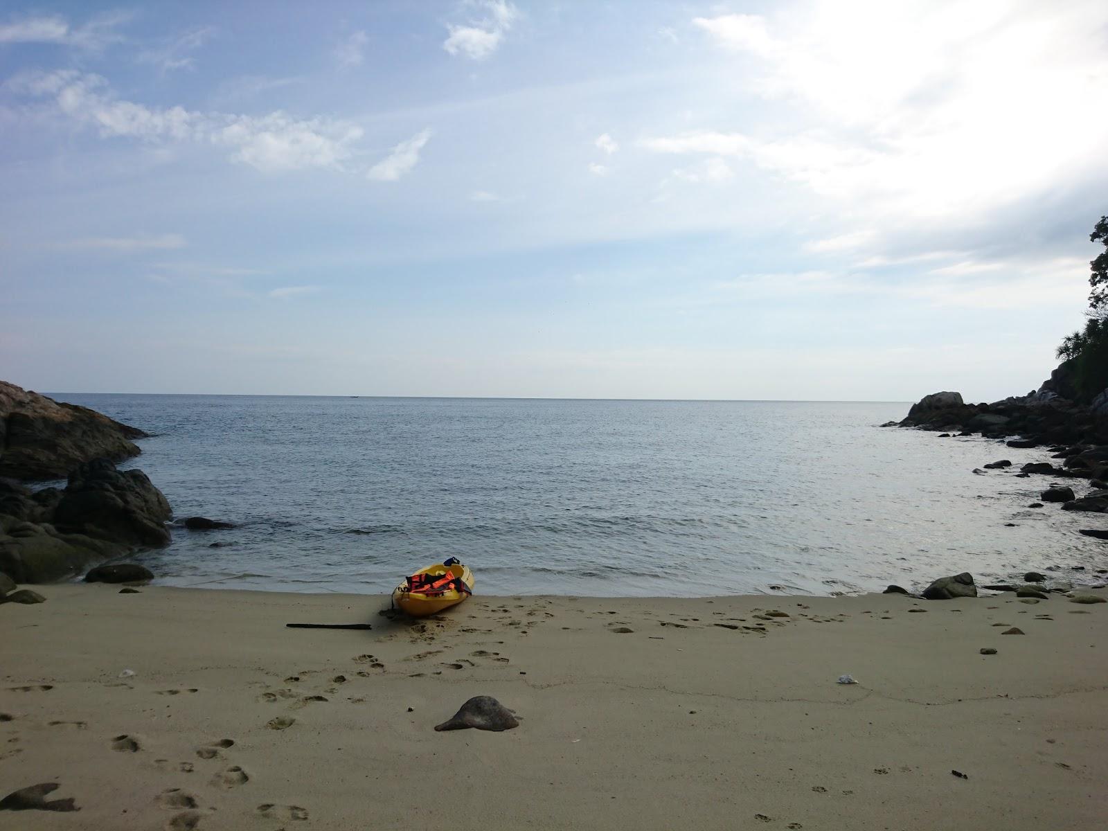 Sandee Lipe Secret Beach Photo