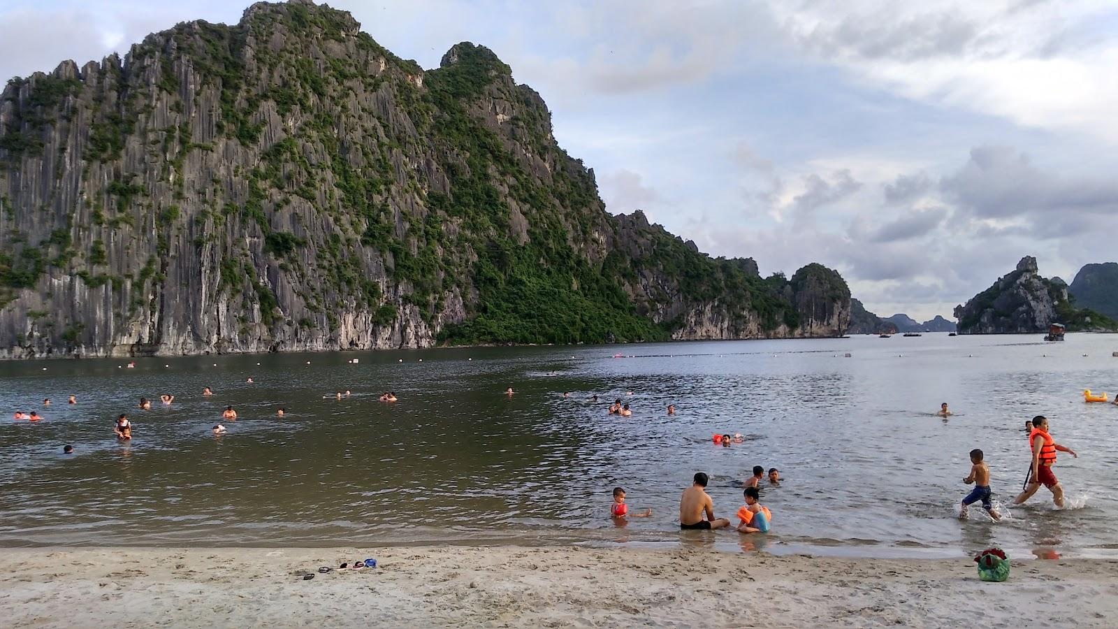 Sandee Quang Hong Beach Photo