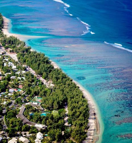 Sandee Plage Ermitage Centre La Passe