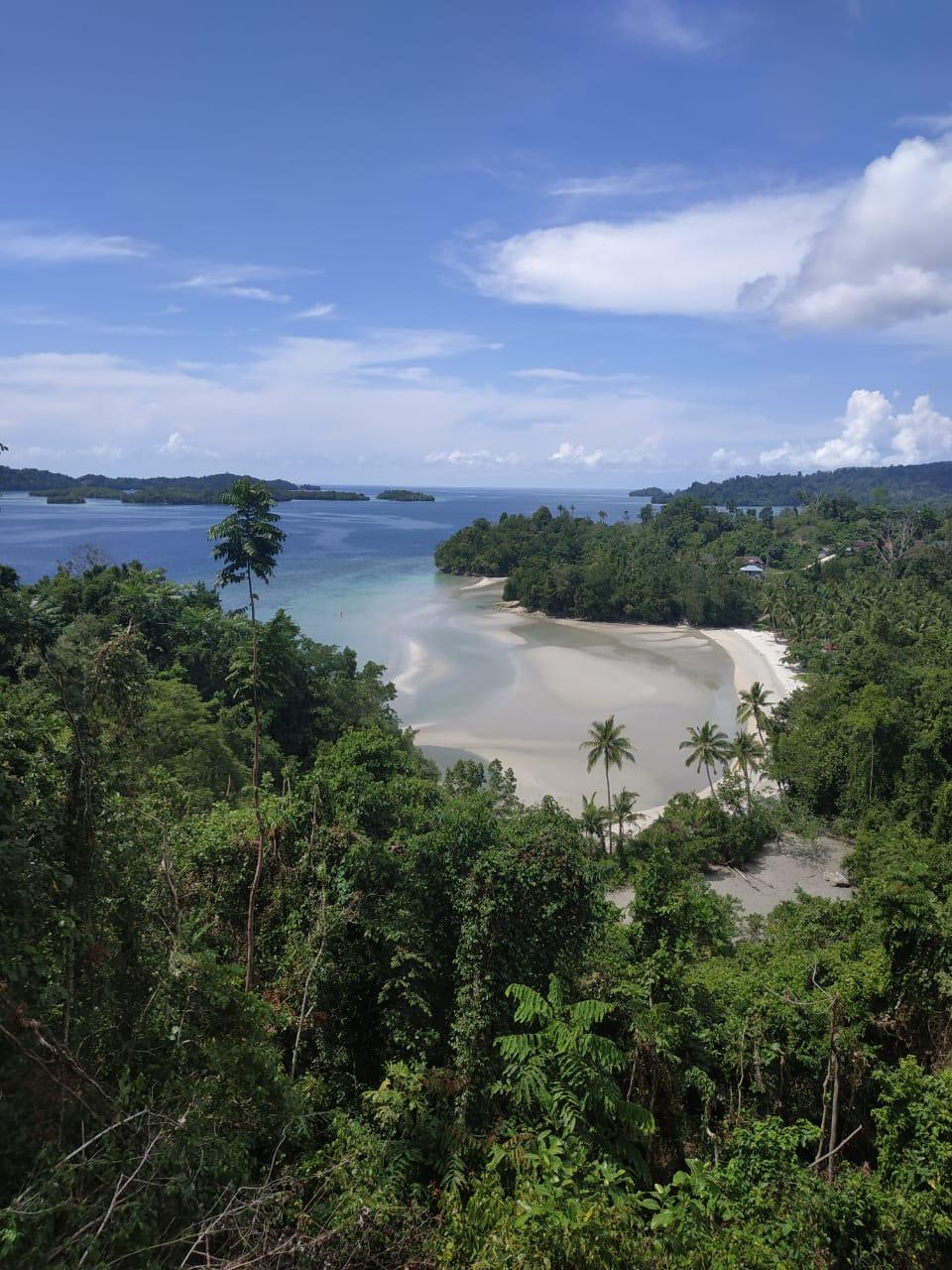 Sandee Jembatan Biru Pantai Wartutin