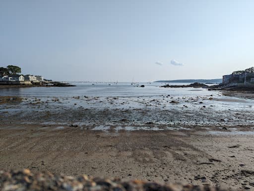 Sandee A Small Rocky Beach Photo