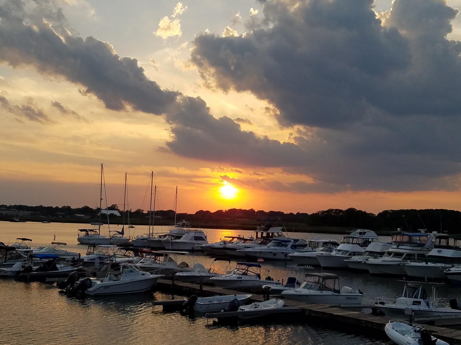 Sandee Town River Yacht Club Photo