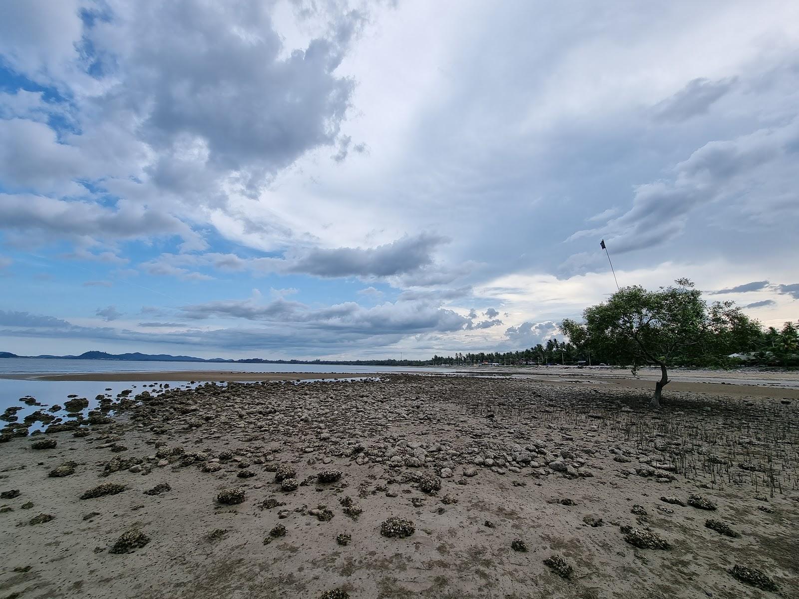 Sandee Pak Hat Beach