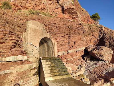 Sandee - Devachen Beach - Sutomore Mountain Tunnel