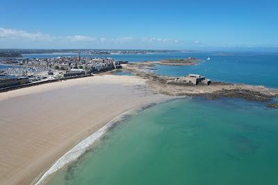 Sandee - Plage De L'Eventail