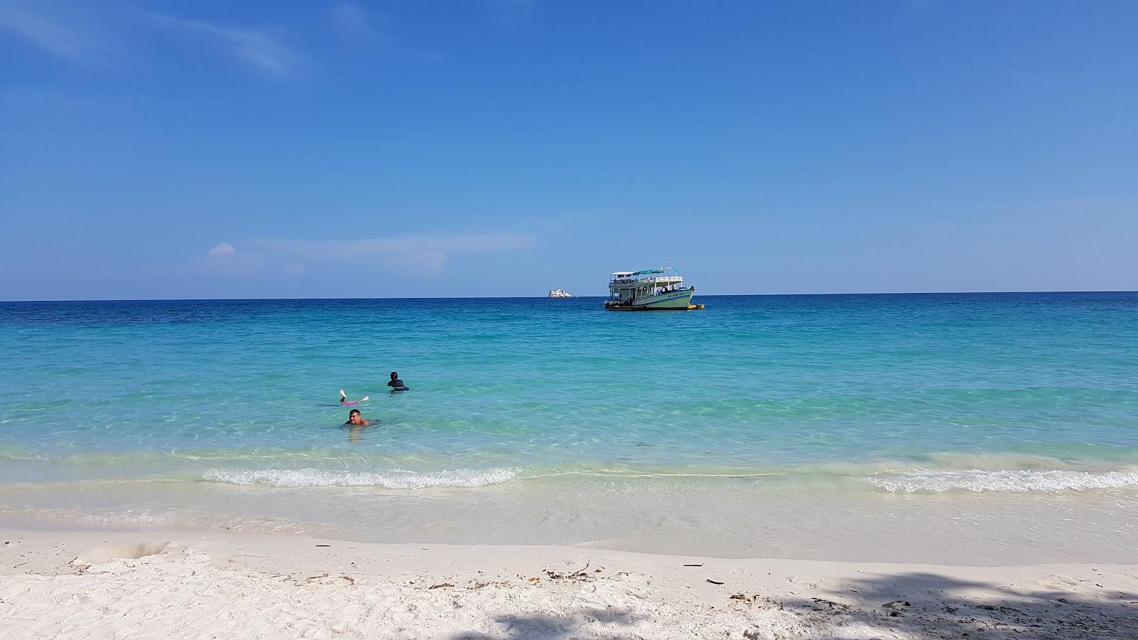 Sandee Wai Beach