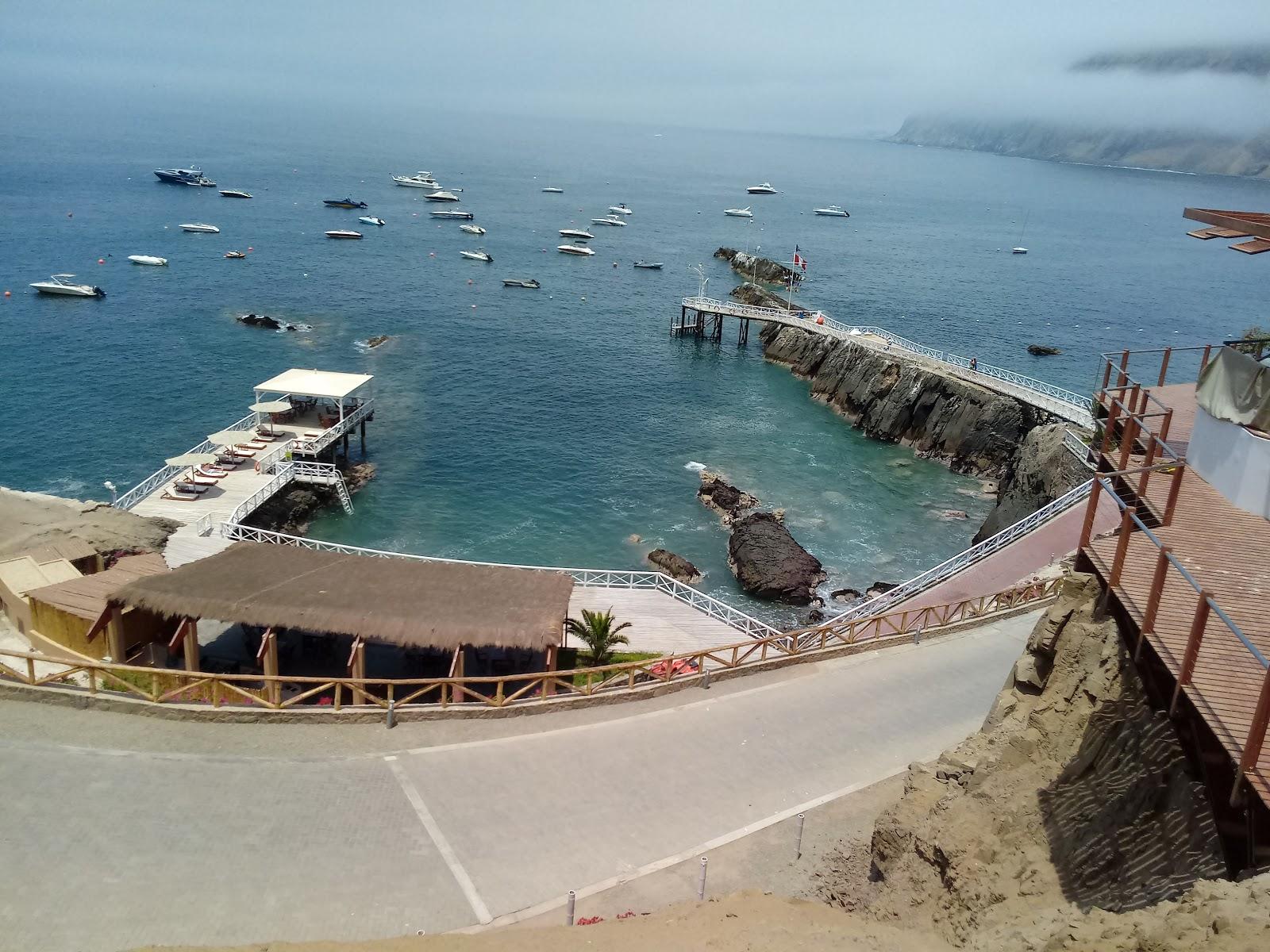 Sandee Pelicanos Beach