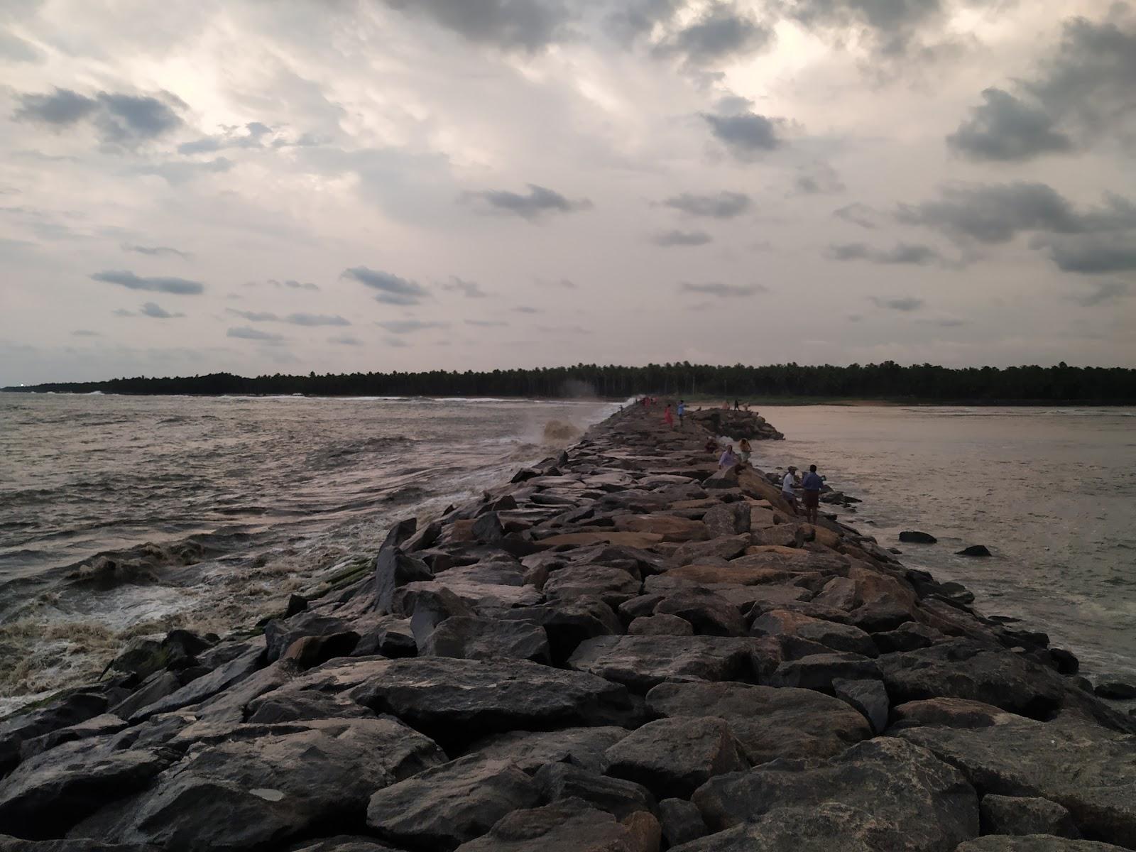 Sandee Munakkakadavu Beach Photo