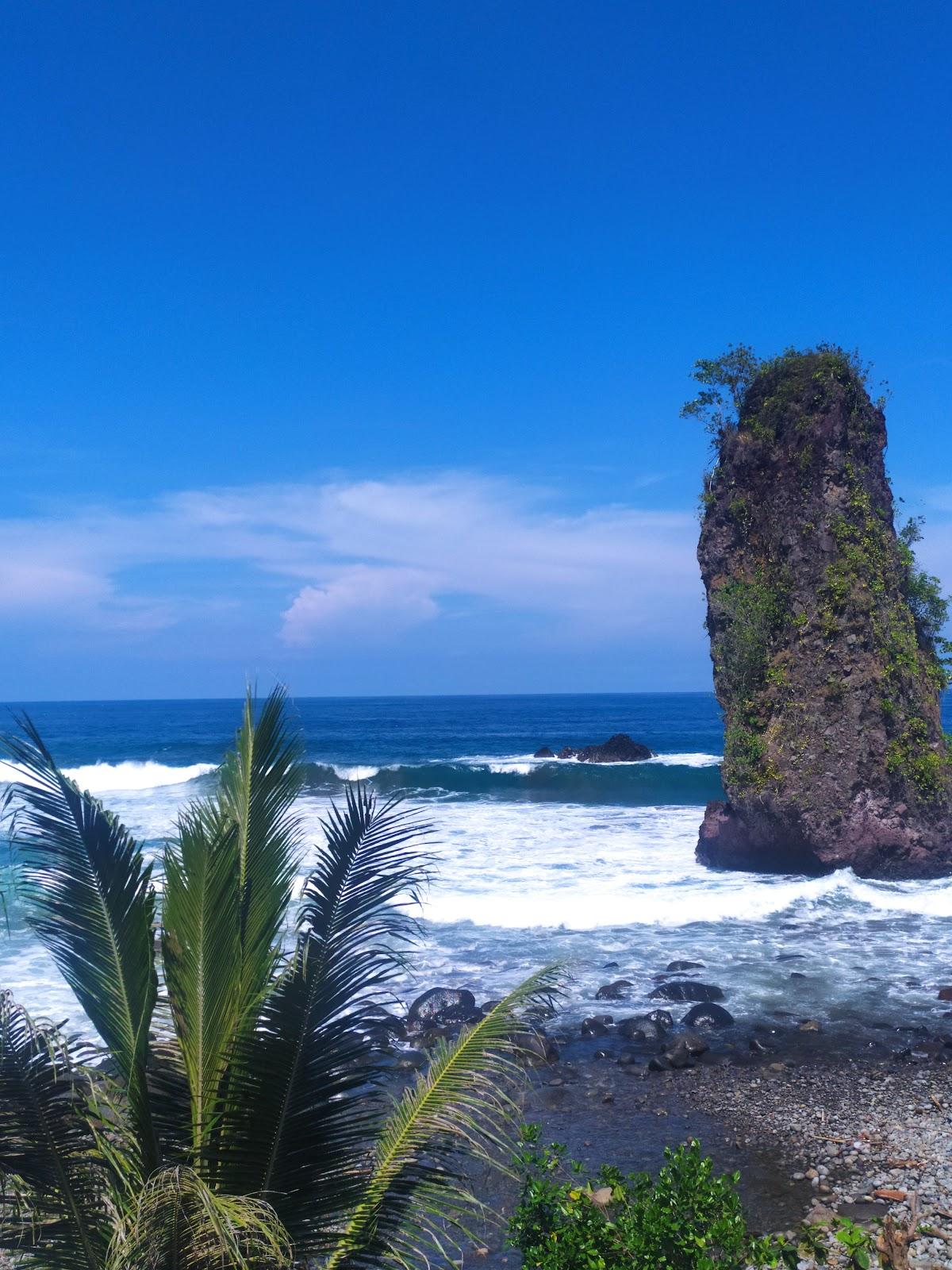 Sandee Pantai Batu Putih