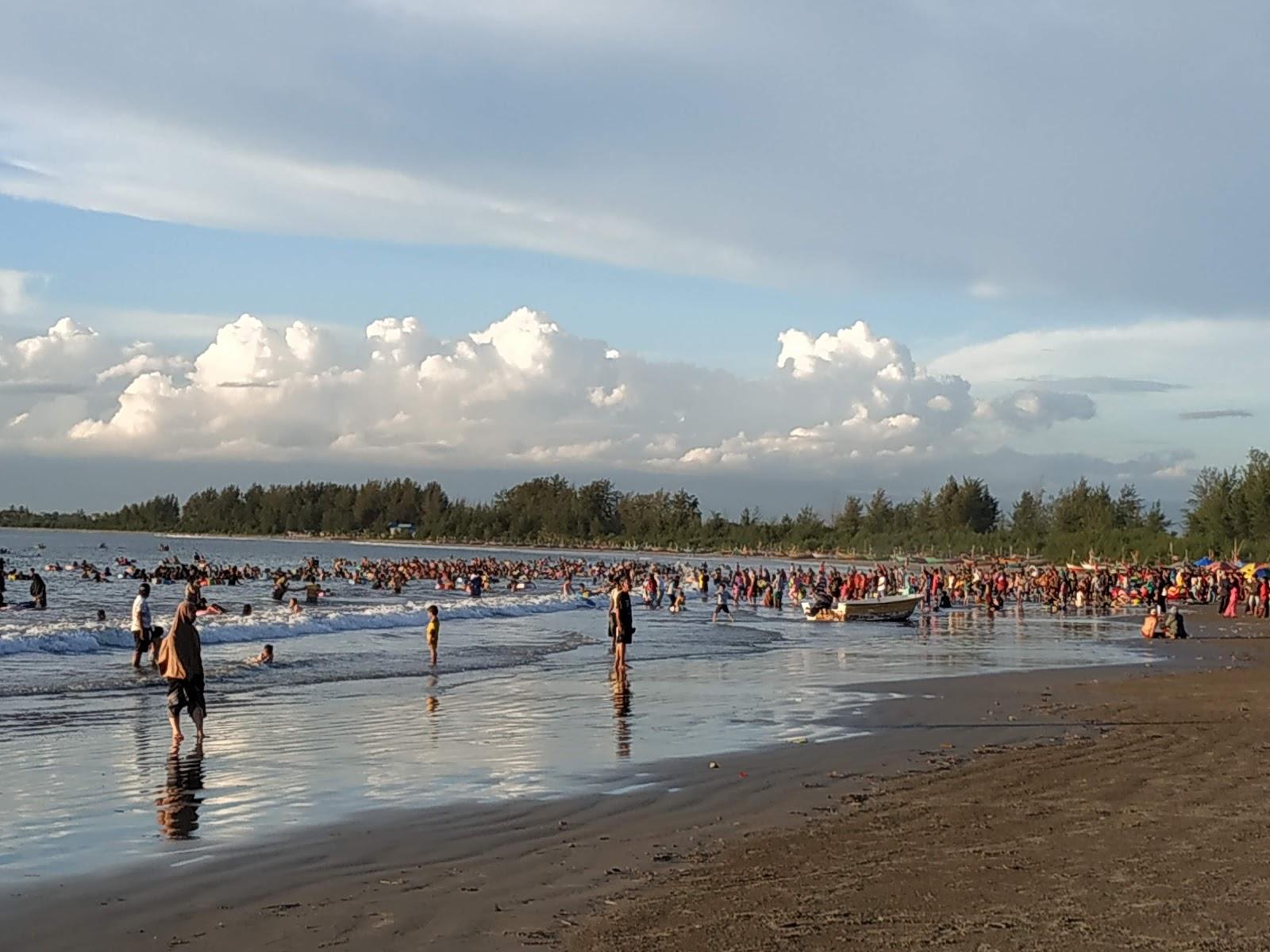 Sandee Zakat Beach