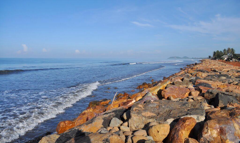 Sandee Pasir Putih Kambang Beach