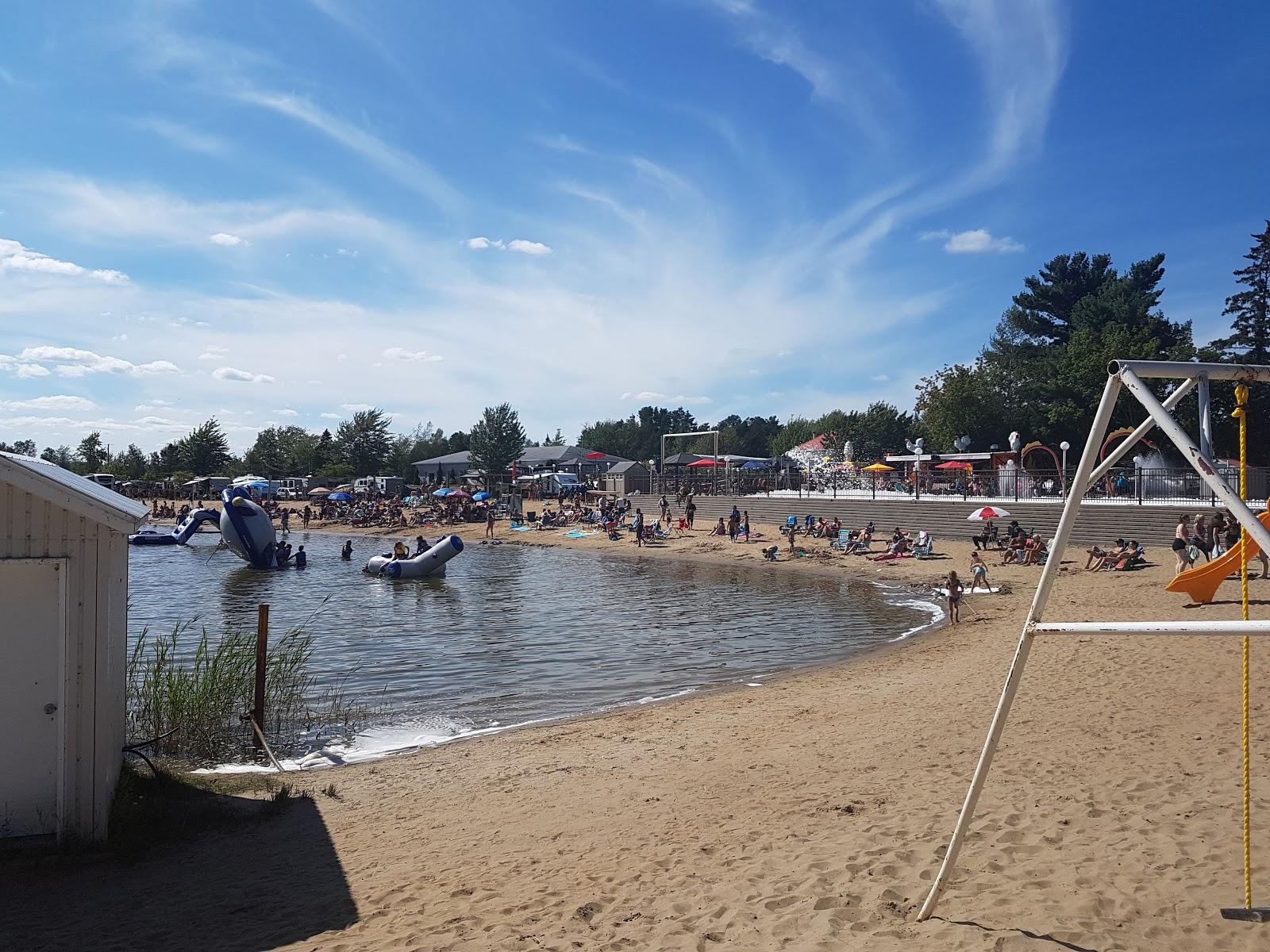 Sandee Domaine Du Lac Cristal Beach