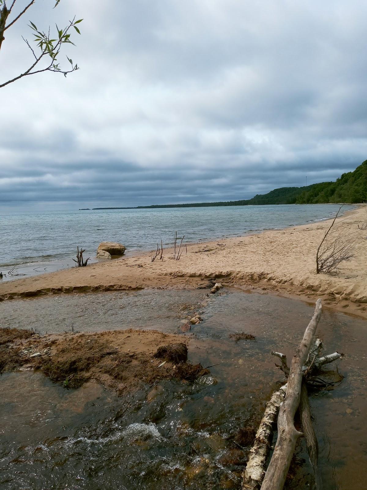 Sandee Public Shoreline Beach Manitou Paymen Highbanks
