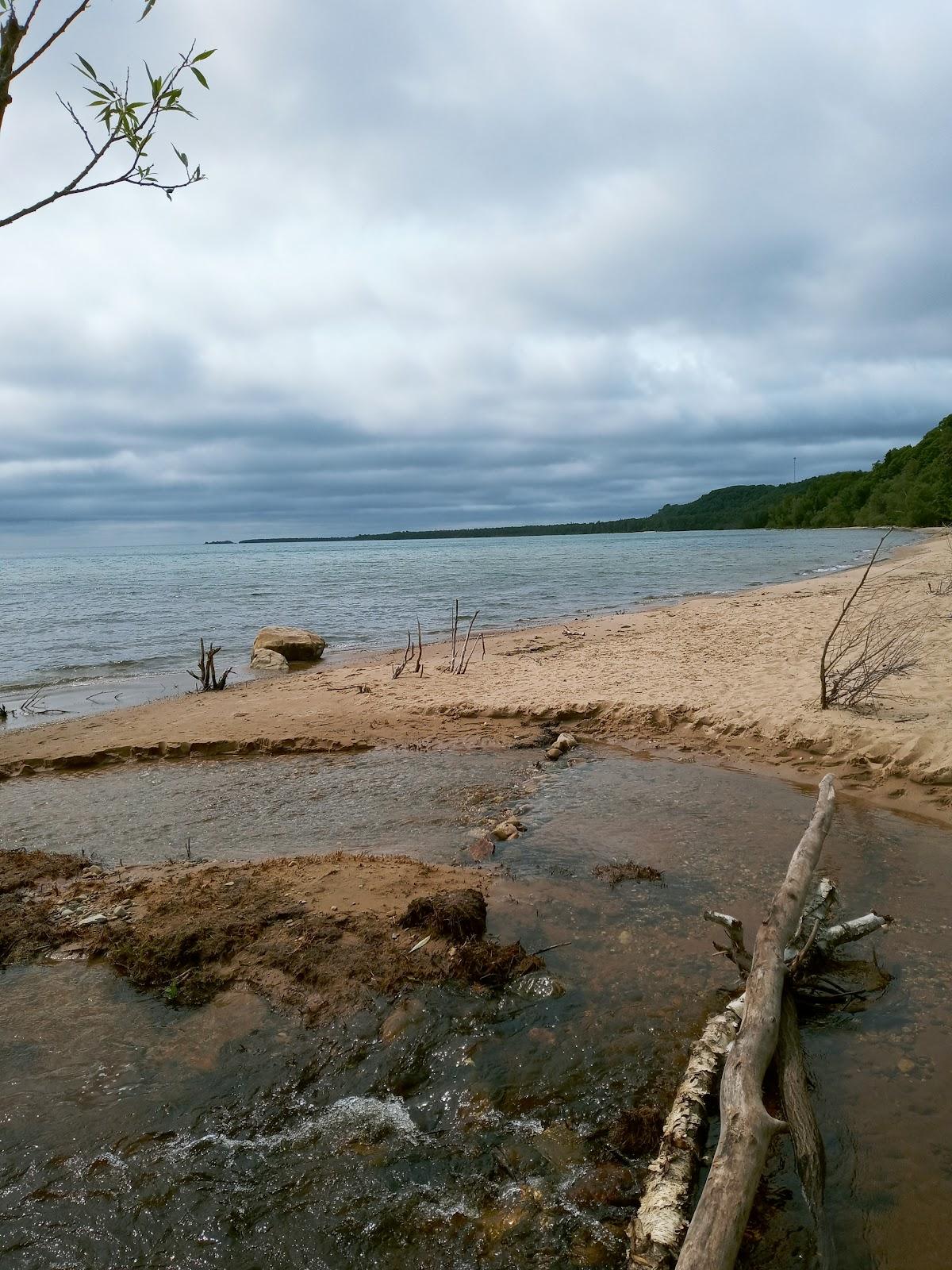 Sandee Public Shoreline Beach Manitou Paymen Highbanks Photo