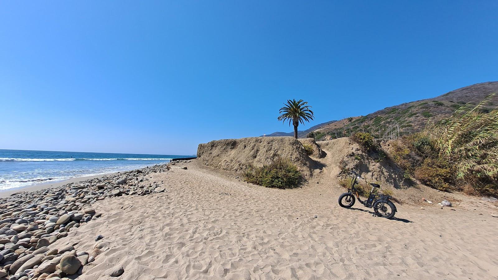 Sandee Seonnyeo Rock Beach Photo