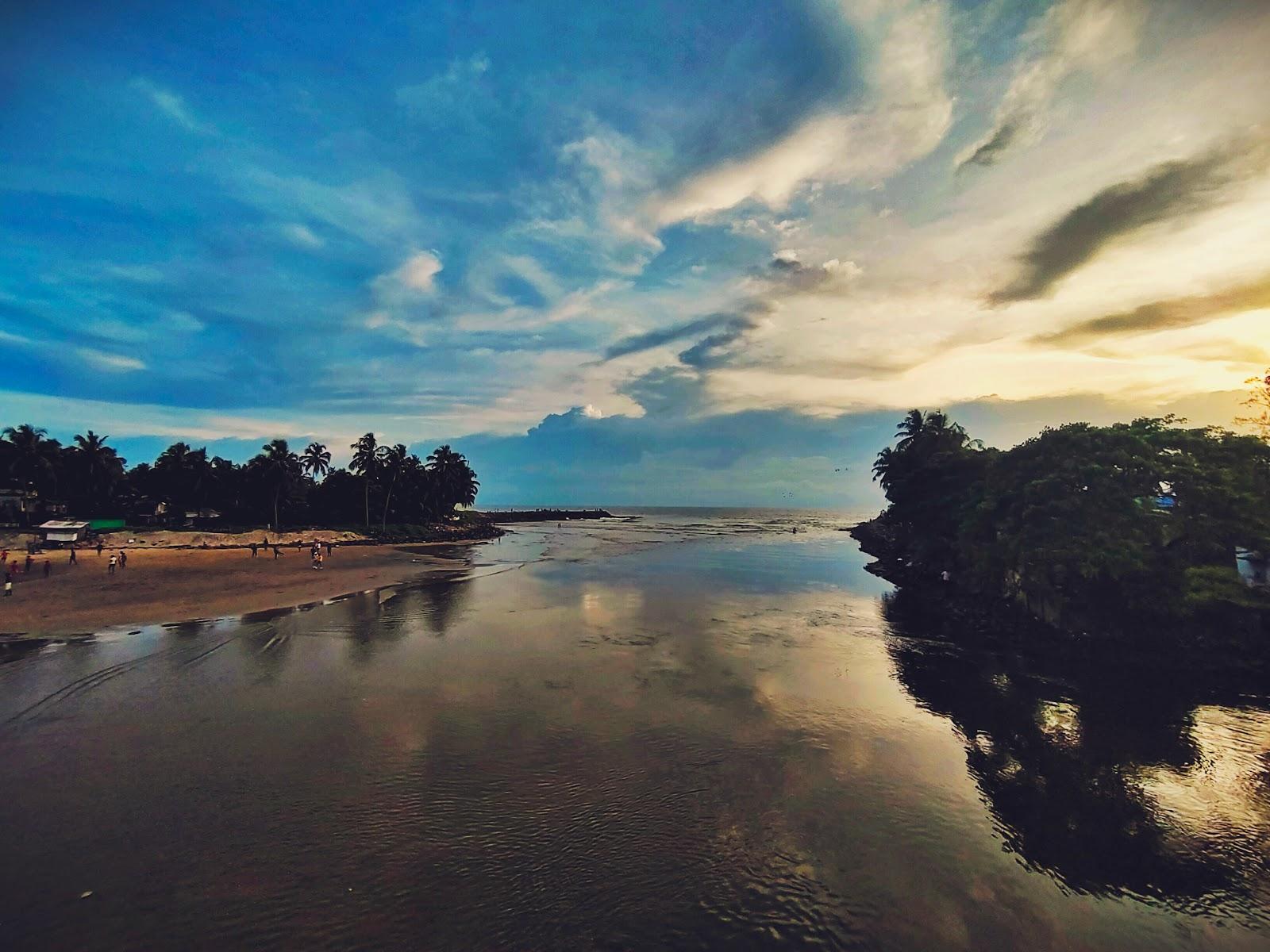 Sandee Mugadar Beach