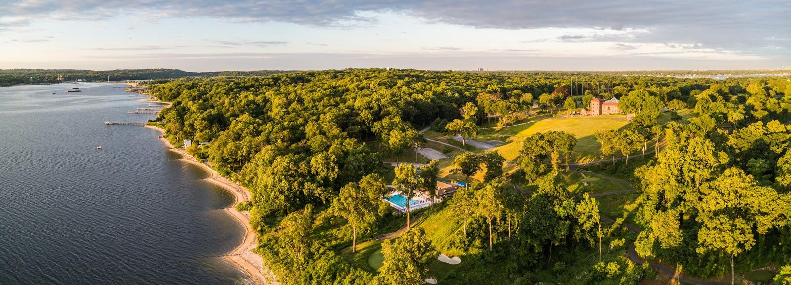 Sandee Village Club At Sands Point